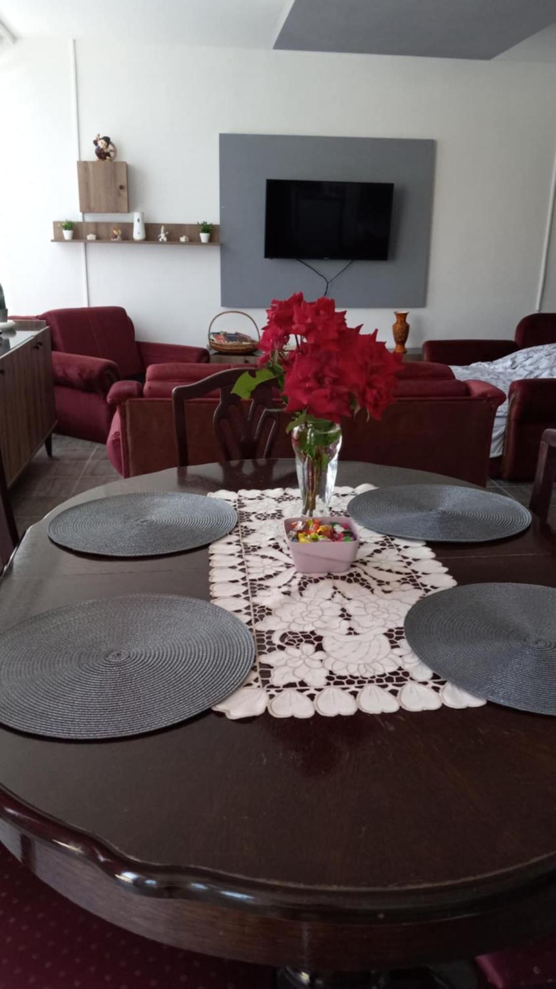 Apartman Sani Donji Milanovac Exteriör bild
